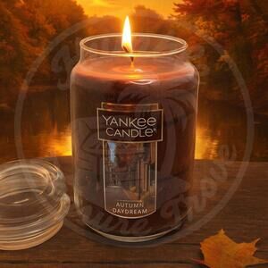 Yankee Candle Autumn Daydream 22 oz Large Jar – Clove, Sage, Eucalyptus Woods
